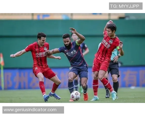 武汉篮球队在选拔赛中以75分稳居积分榜首位，表现抢眼